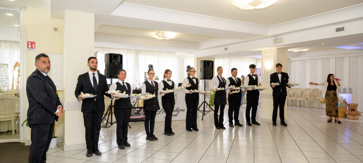 Lo staff del ristorante La Costiera di Sant'Antonio Abate