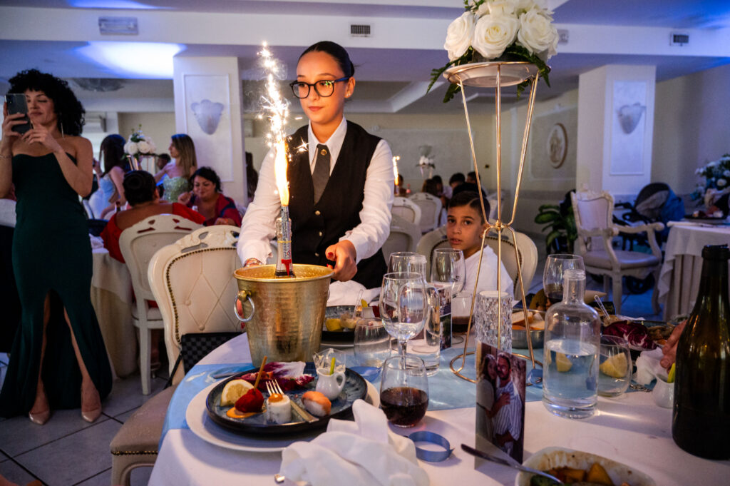Staff professionale del ristorante La Costiera durante l’organizzazione di un ricevimento a Sant’Antonio Abate