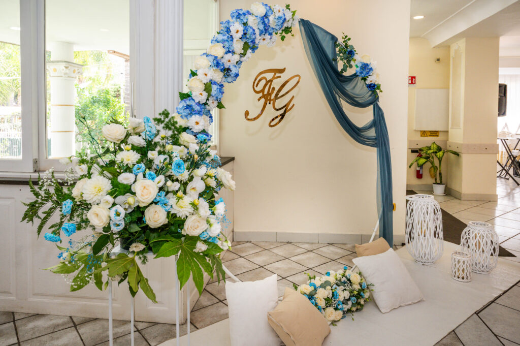 Allestimento matrimonio elegante presso La Costiera, ristorante per ricevimenti a Sant’Antonio Abate